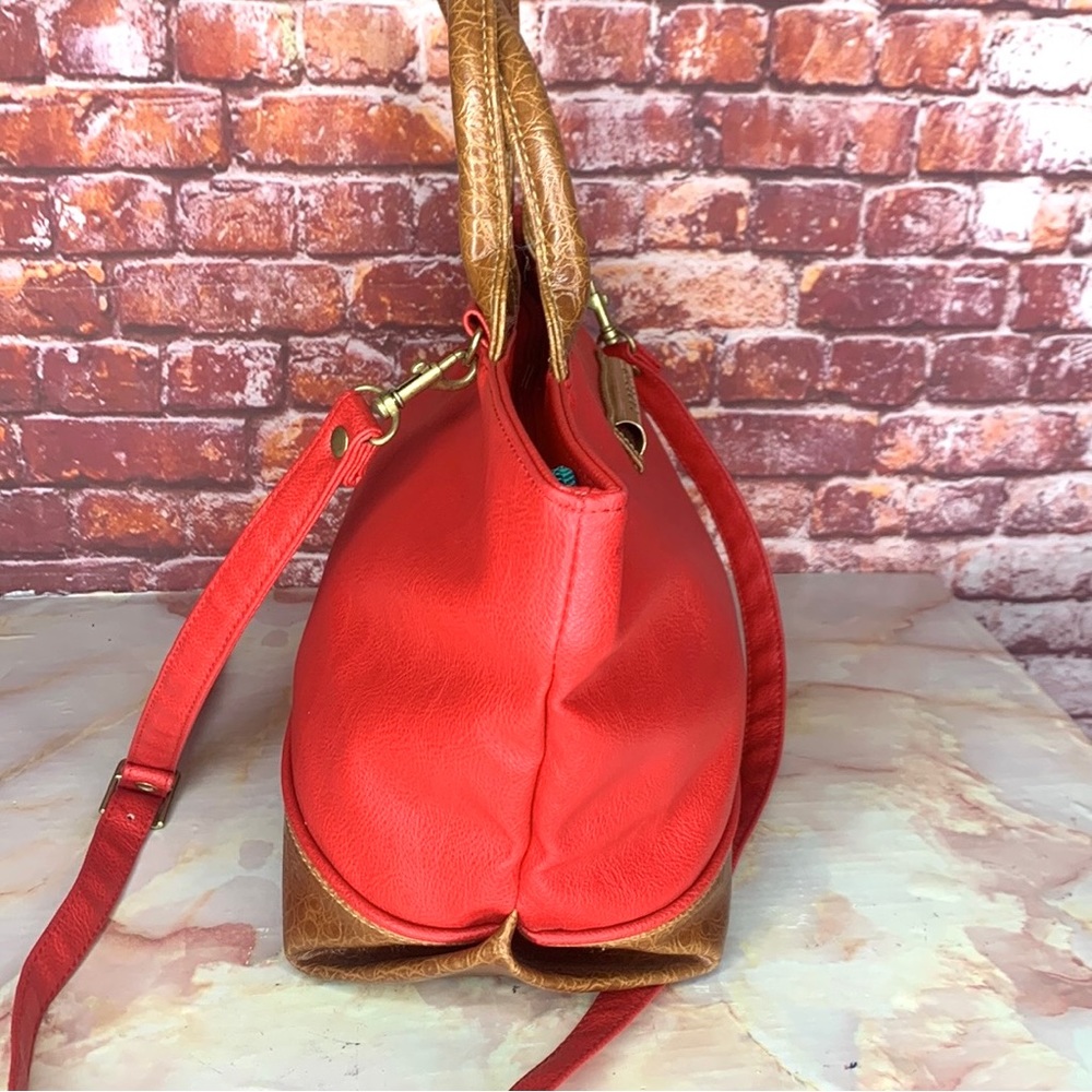Vintage Y2K Capezio Cherry Red Large Convertible Crossbody Bag - Picture 5 of 12